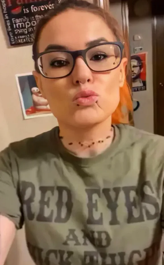 Sandy Tee