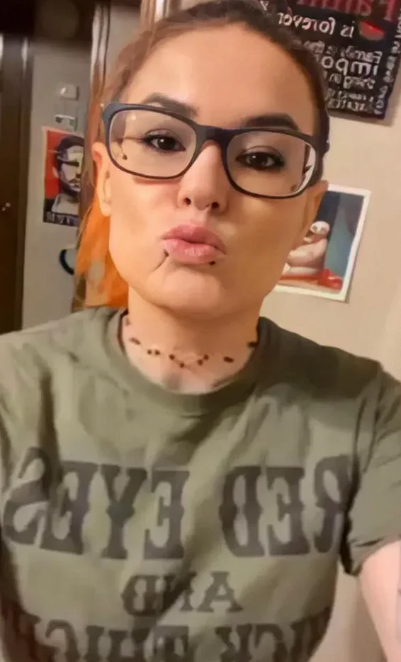 Sandy Tee