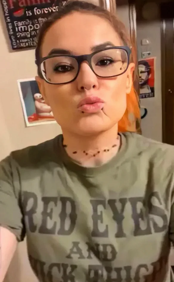 Sandy Tee