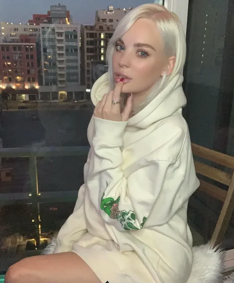 CourtneySmoke