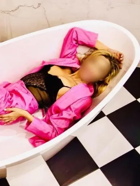 Vivienne Noir