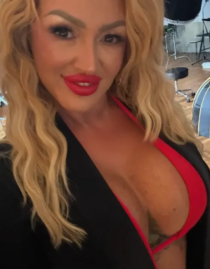 Nina Lakes