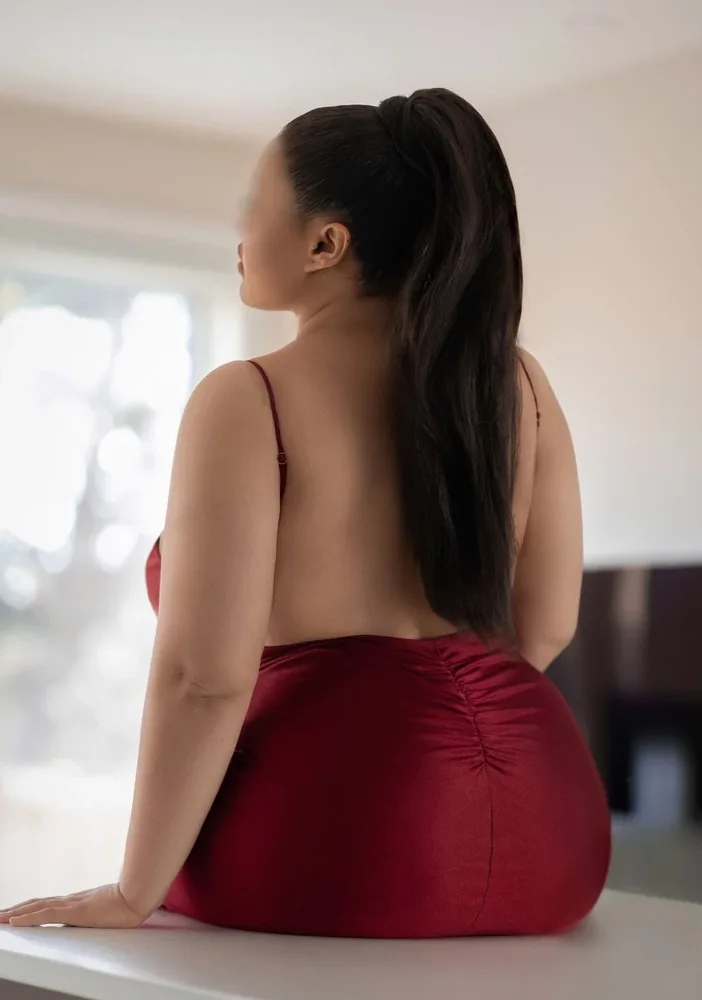 Zoe R