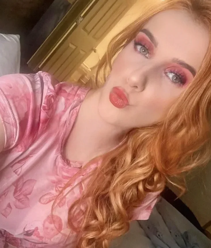 ANNIE CHLOE