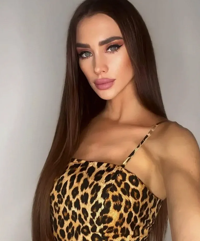 LINDA LUX