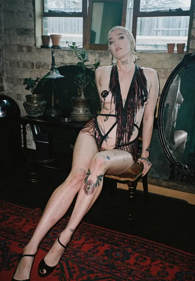 Ms Simone Reage